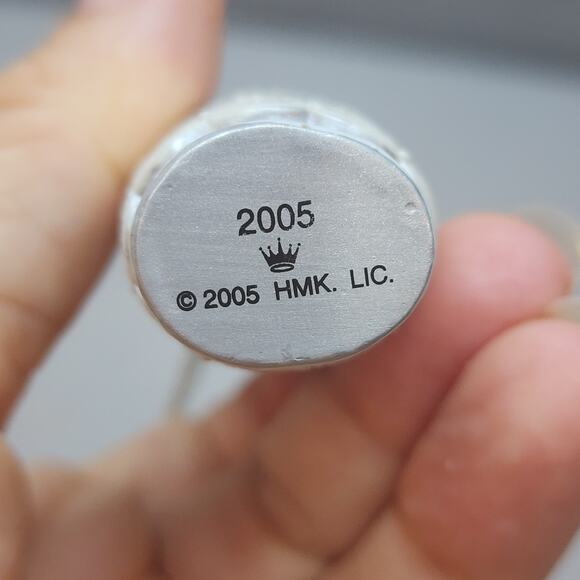 Vintage Hallmark Keepsake Joyful Tidings Arianne 2005 Christmas Ornament - Picture 6 of 6